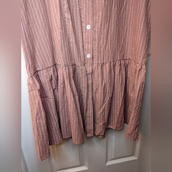 Carousel Ruffled Midi Dress - Picture 2 of 5